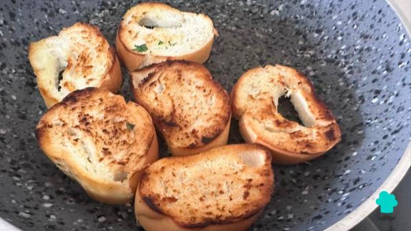 Receta de Huevos turcos: el plato tradicional tan cremoso que no podrás dejar de mojar pan - Paso 7