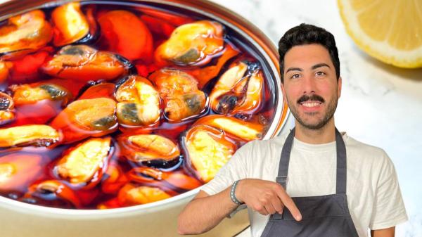 Rubén Martínez, chef: “El aperitivo más elegante del verano se hace con 1 lata de mejillones, parmesano y tomate seco”