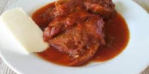 Ternera en salsa roja.