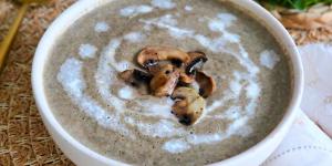 Receta de Crema de champiñones y puerro: fácil, deliciosa y perfecta para una cena ligera y saludable