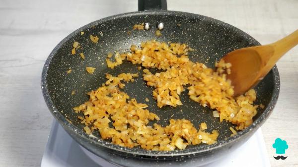 Receta de Crema de champiñones y puerro: fácil, deliciosa y perfecta para una cena ligera y saludable - Paso 4