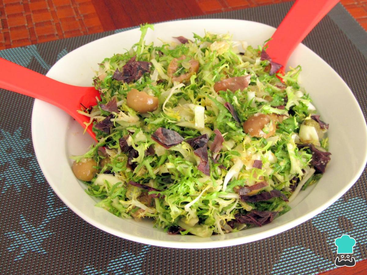 Receta de Ensalada verde con escarola y olivas