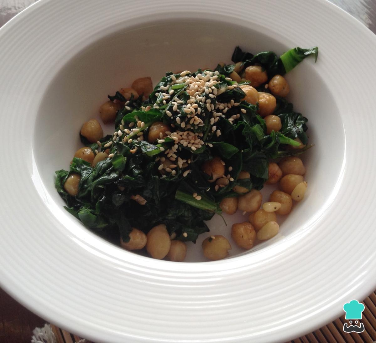 Receta de Espinacas salteadas con garbanzos