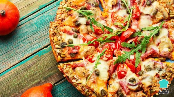Receta de La pizza viral hecha con queso cottage, perfecta para celebrar el Día Mundial de la Pizza - Paso 8