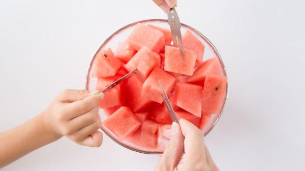 España depende cada vez más de fruta importada: el cambio en el consumo de aguacate, sandía y uva - ¿Afecta la importación de frutas a su calidad y sostenibilidad?