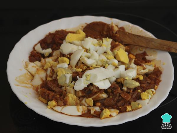 Receta de Empanadas de hojaldre de atún, huevo y tomate - Paso 6