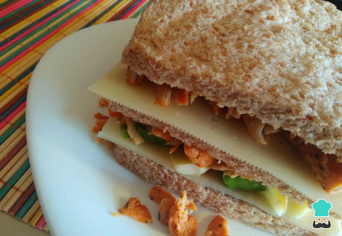 Receta de Sándwich de pollo desmenuzado