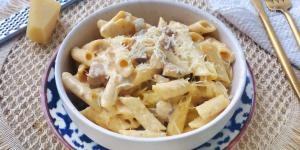 Receta de Macarrones a la carbonara con nata: el plato de pasta que nunca falla, ahora con una salsa aún más cremosa