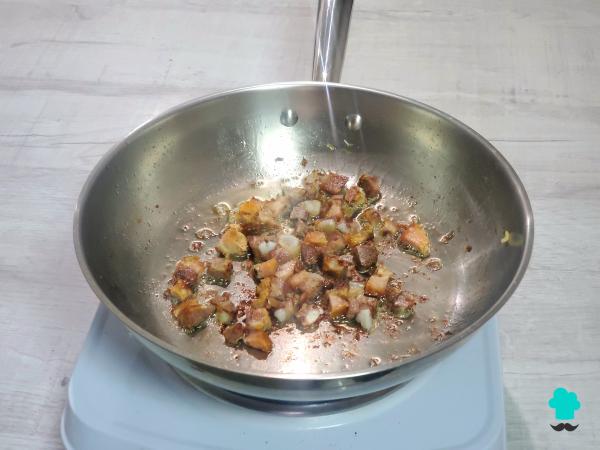 Receta de Macarrones a la carbonara con nata: el plato de pasta que nunca falla, ahora con una salsa aún más cremosa - Paso 2