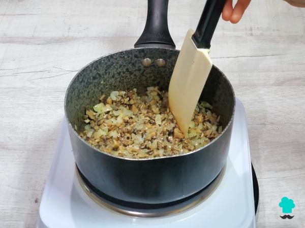 Receta de Croquetas de setas: fáciles de hacer y con un relleno muy cremoso - Paso 3