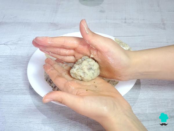 Receta de Croquetas de setas: fáciles de hacer y con un relleno muy cremoso - Paso 6