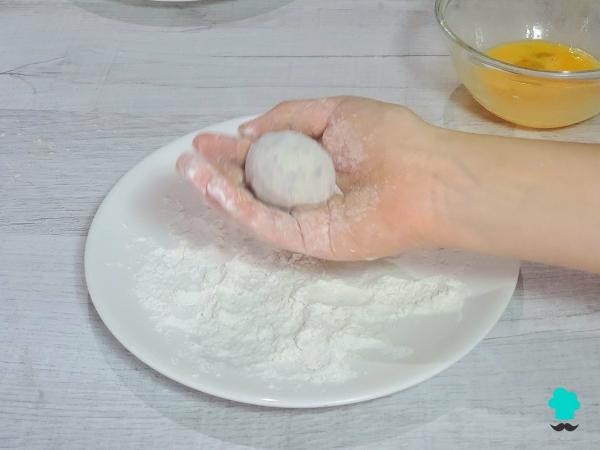 Receta de Croquetas de setas: fáciles de hacer y con un relleno muy cremoso - Paso 7