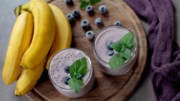 Adiós a la astenia primaveral: el batido con frutas de temporada que te dará un chute de energía natural cada mañana - El error al preparar batidos que puede reducir su efecto energético