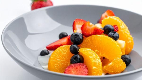 Adiós a la astenia primaveral: el batido con frutas de temporada que te dará un chute de energía natural cada mañana - Las frutas de temporada que llenan de energía tu cuerpo en primavera