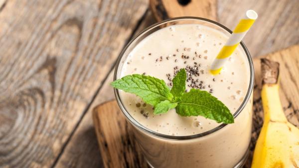 Adiós a la astenia primaveral: el batido con frutas de temporada que te dará un chute de energía natural cada mañana - Si necesitas un extra por la tarde, prueba este batido