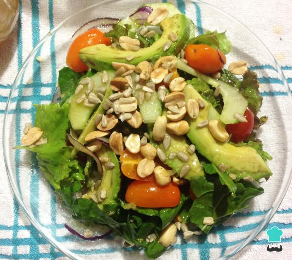 Receta de Ensalada de aguacate con pepino y tomate