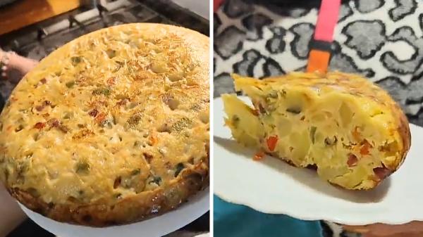 Adora, abuela cocinera: “La tortilla de patatas está mucho más sabrosa si le añades pimientos, cebolleta y jamón” - El paso a paso que sigue Adora para hacer que la tortilla de patatas quede jugosa y bien cuajada