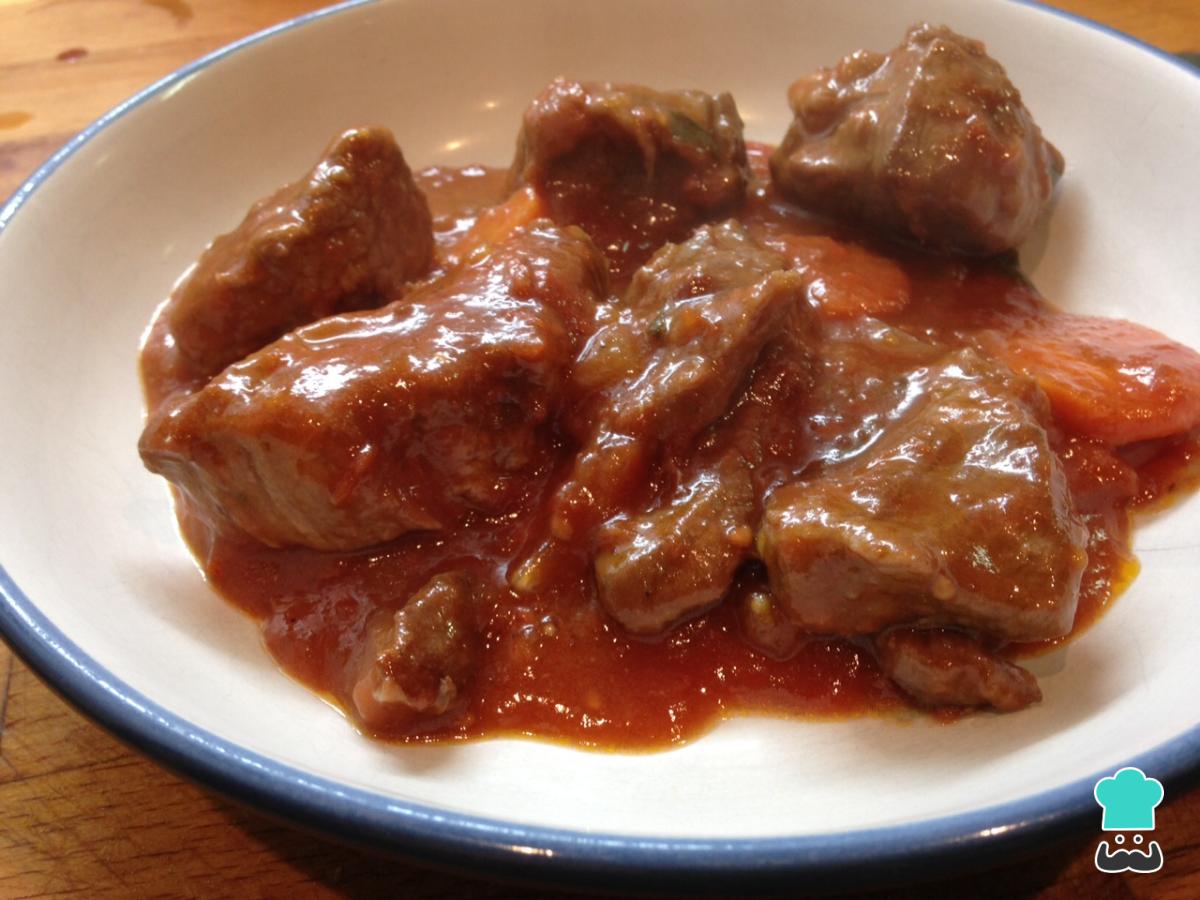 Receta de Estofado de ternera al vino tinto