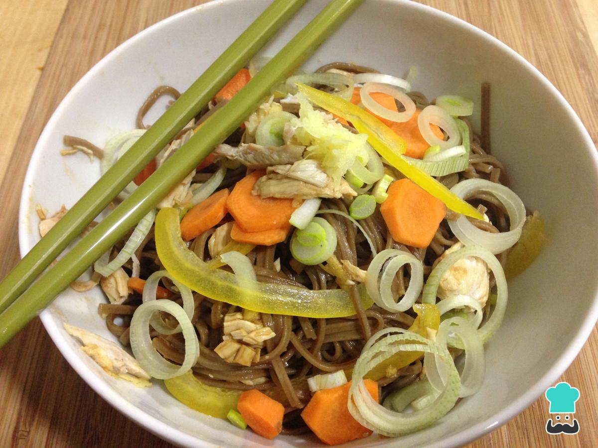 Receta de Ensalada de fideos chinos con pollo