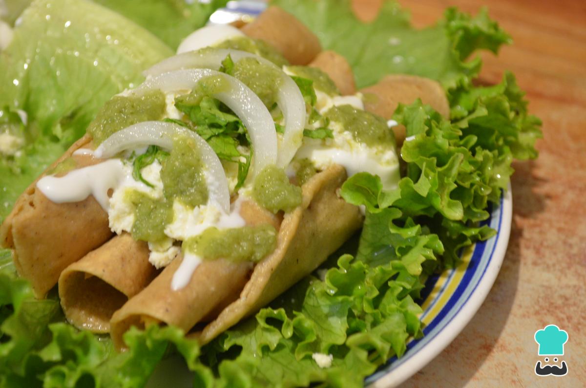 Receta de Flautas de pollo mexicanas