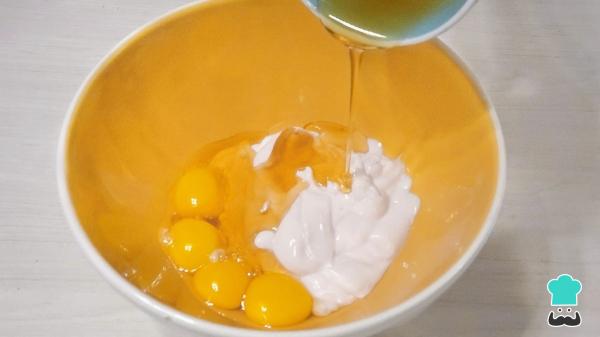 Receta de Bizcocho de plátano y yogur en airfryer esponjoso y listo en menos de 30 minutos - Paso 2