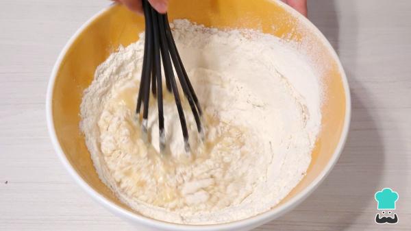 Receta de Bizcocho de plátano y yogur en airfryer esponjoso y listo en menos de 30 minutos - Paso 3