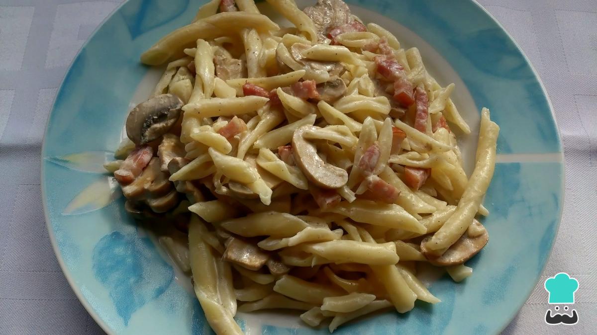 Receta de Pasta con bacon y cebolla
