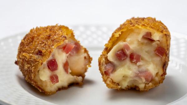 Los chefs españoles coinciden: “Las croquetas más cremosas no se hacen solo con leche, el truco es añadir gelatina a la bechamel”