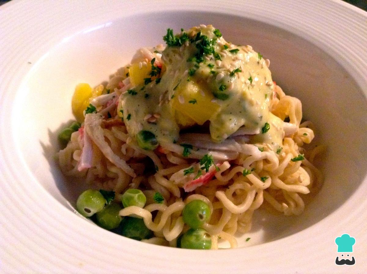 Receta de Ensalada de pasta con surimi y piña