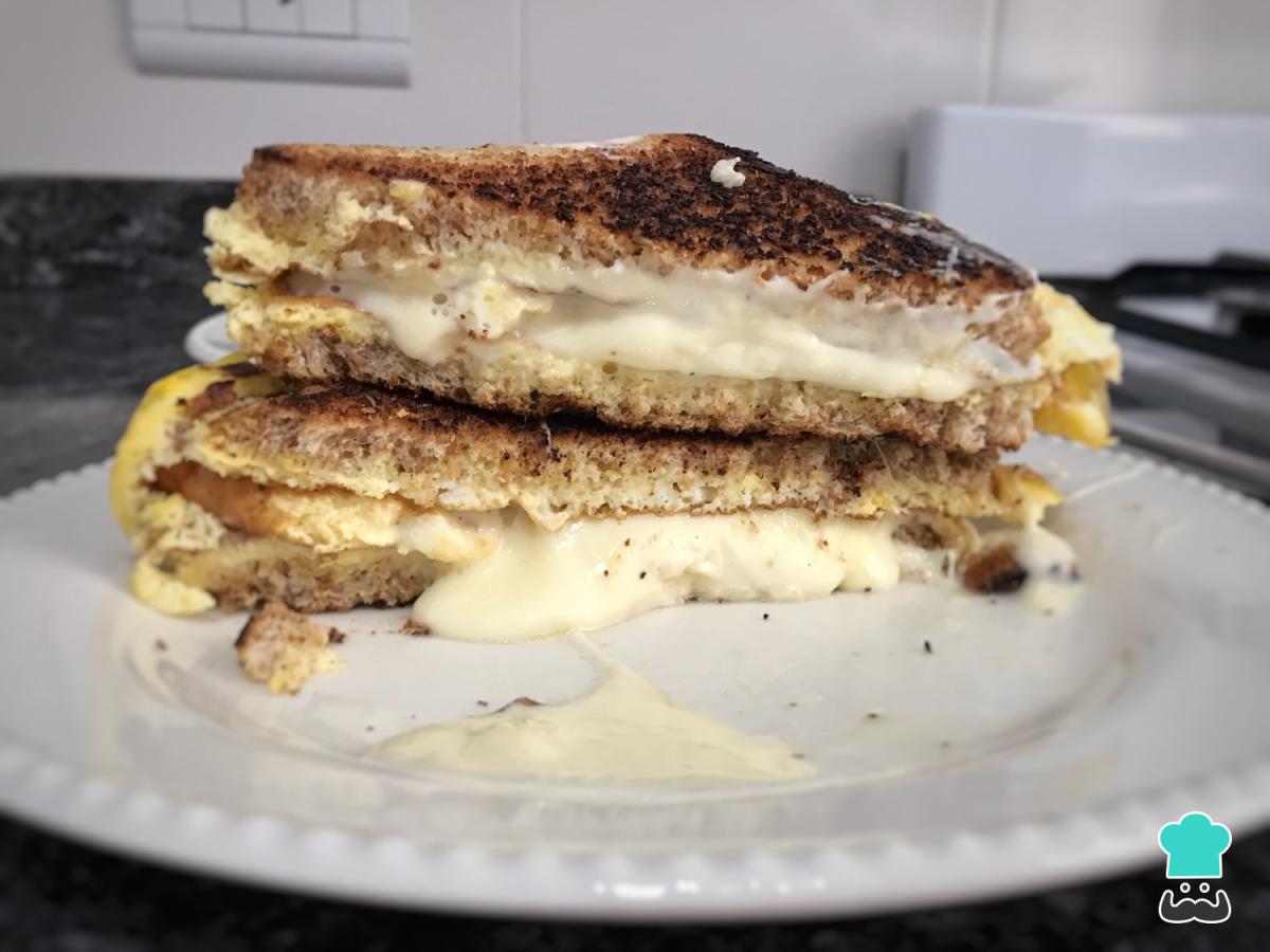 Receta de Sándwich de huevo con queso