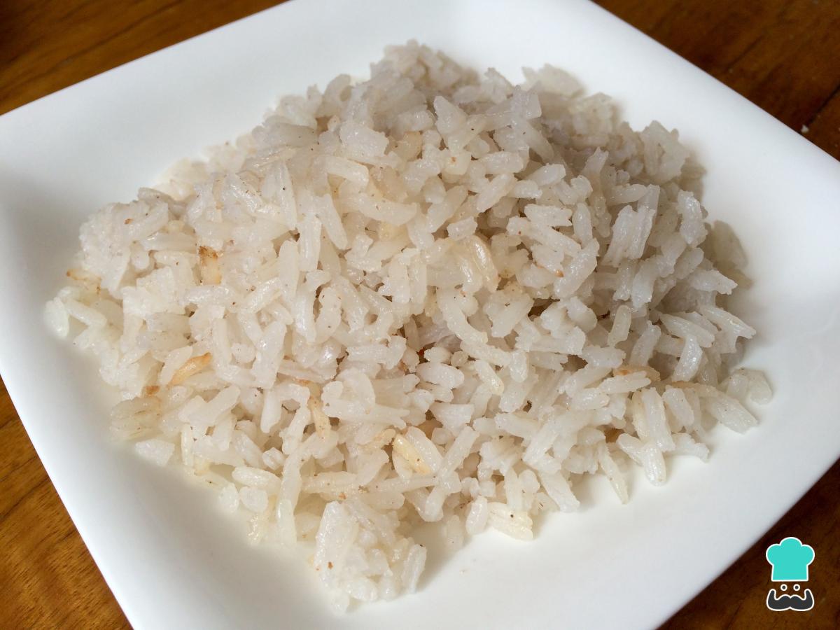 Receta de Arroz con coco costeño