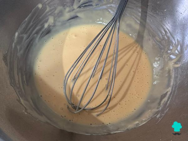 Receta de Bizcocho de yogur sin azúcar en freidora de aire: fácil y con una miga muy esponjosa - Paso 3