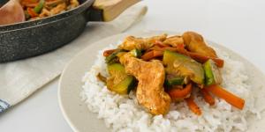 Receta de Goulash de pollo con verduras