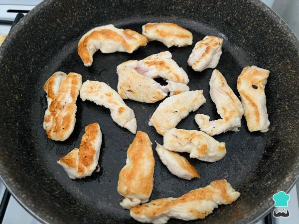 Receta de Goulash de pollo con verduras - Paso 5