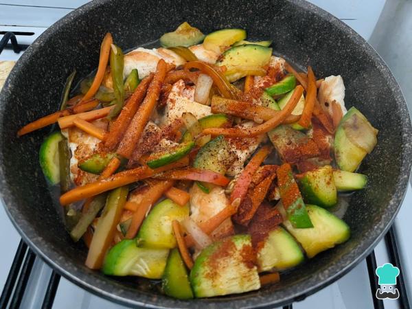 Receta de Goulash de pollo con verduras - Paso 6