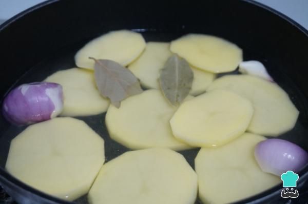 Receta de Merluza a la gallega tradicional - Paso 2