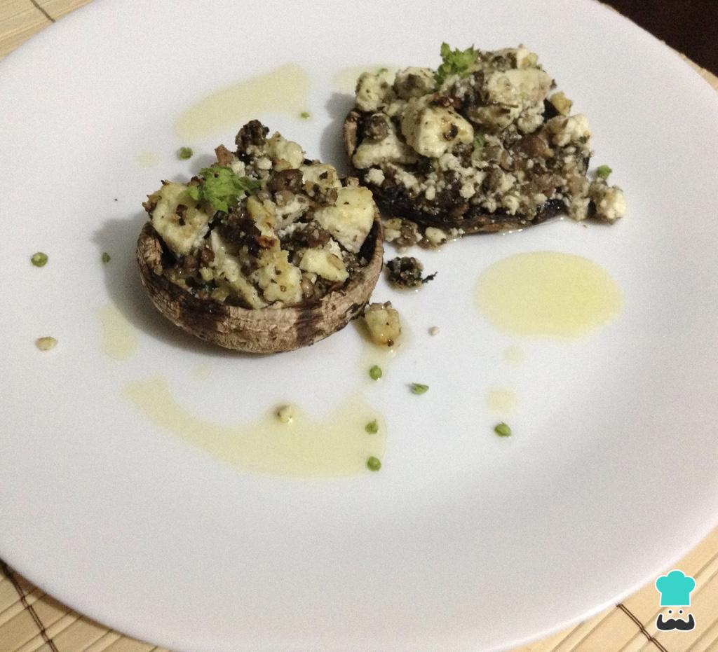 Hongos portobello rellenos de queso de cabra Fácil