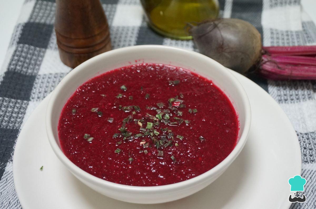 Receta de Salmorejo de remolacha