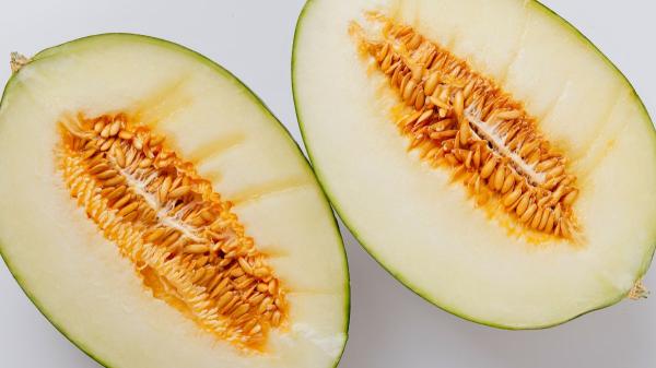 Júlia Farré, nutricionista: “Para elegir el melón más dulce, fíjate en el peso, la mancha amarilla y si es macho o hembra” - Otros factores que también influyen en la calidad del melón