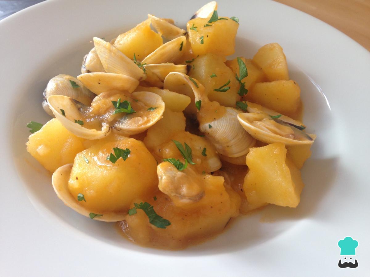 Receta de Patatas con almejas