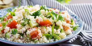Receta de Tabulé de cuscús: la ensalada que triunfa en verano por ser fresca, ligera y muy fácil de preparar