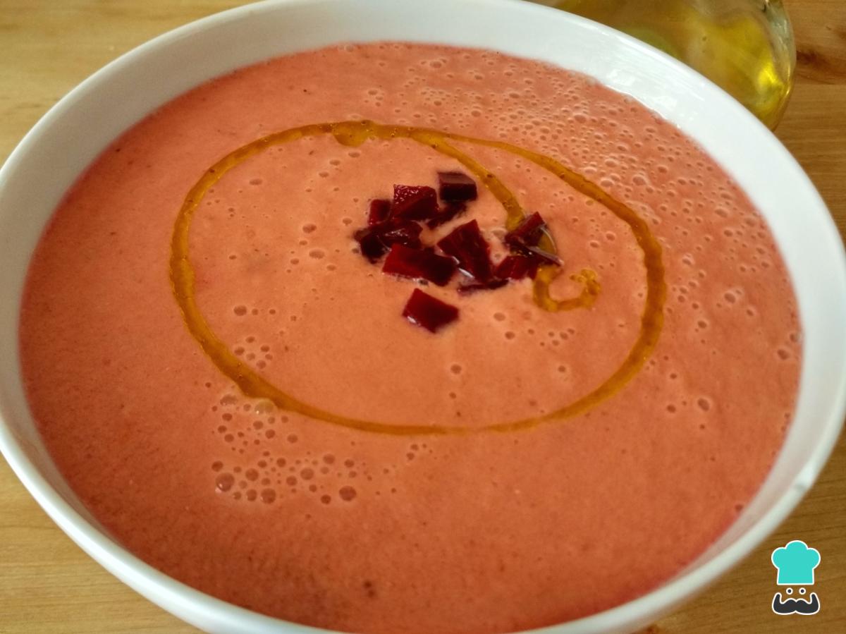 Receta de Salmorejo de remolacha y tomate