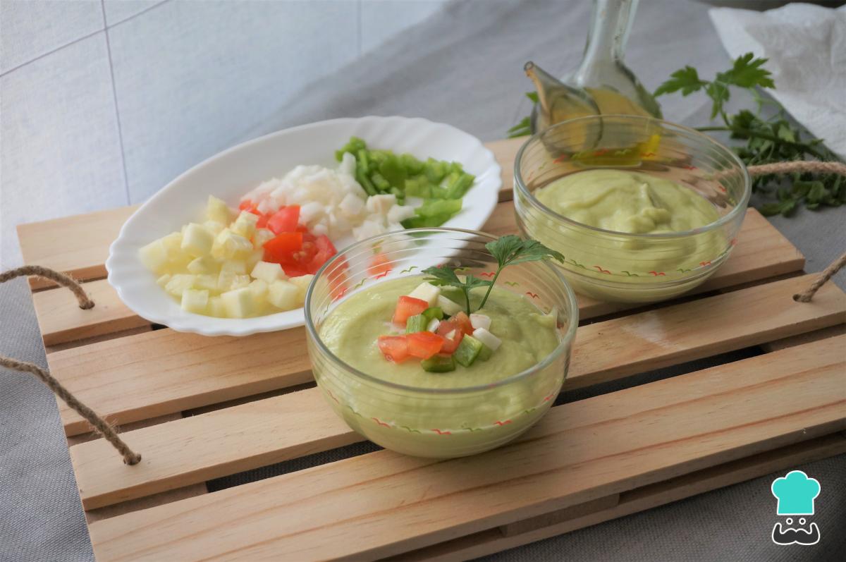 Receta de Gazpacho de aguacate