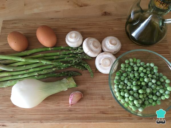 Receta de Revuelto de espárragos y champiñones - También con guisantes - Paso 1