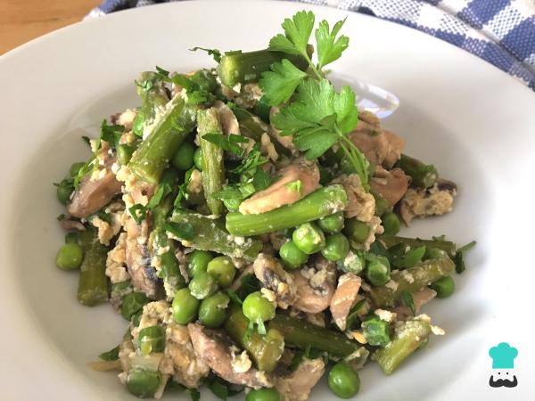 Receta de Revuelto de espárragos y champiñones - También con guisantes - Paso 7