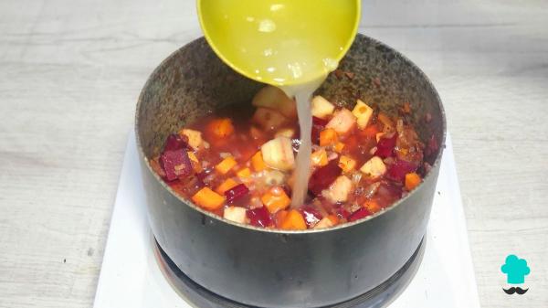 Receta de Crema de remolacha y manzana: suave, deliciosa y llena de antioxidantes - Paso 4