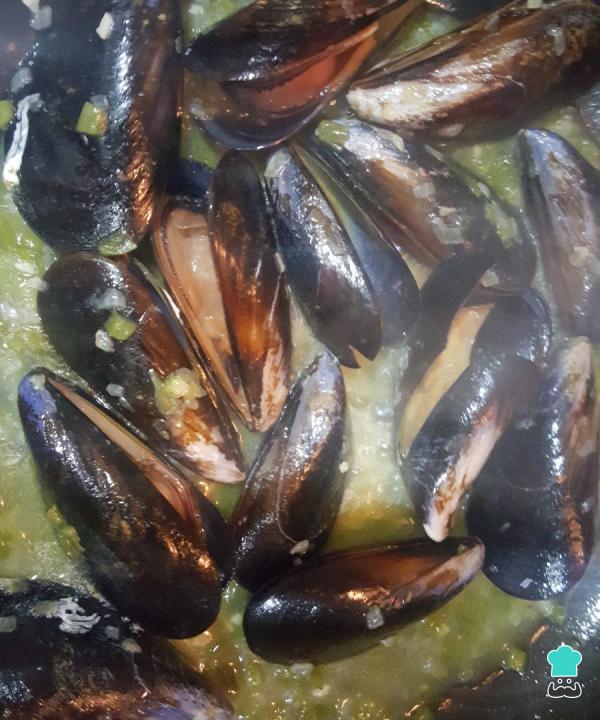Receta de Mejillones al vapor con verduras - Paso 3