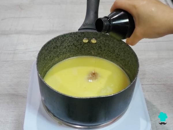 Receta de Panna cotta de frutos rojos: el postre más cremoso y fresco que se prepara sin horno - Paso 3
