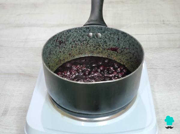 Receta de Panna cotta de frutos rojos: el postre más cremoso y fresco que se prepara sin horno - Paso 7