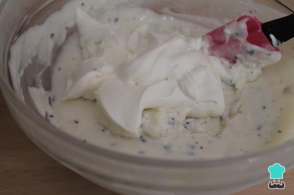 Receta de Tarta de yogur griego sin horno - Paso 7